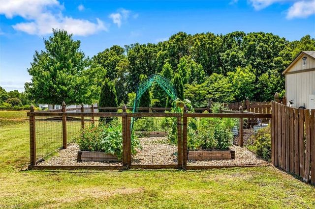 5811 Stanley Huff Road, Summerfield, NC 27358