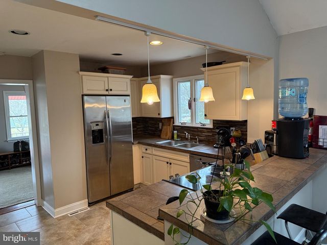 15 YALE AVE, Stratford, NJ 08084