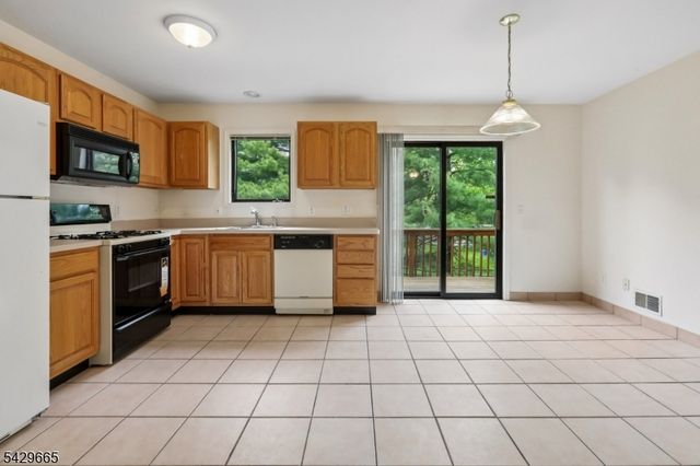 201 Watchung Ave 19, Bloomfield Twp., NJ 07003