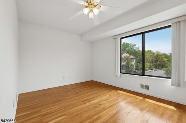 201 Watchung Ave 19, Bloomfield Twp., NJ 07003