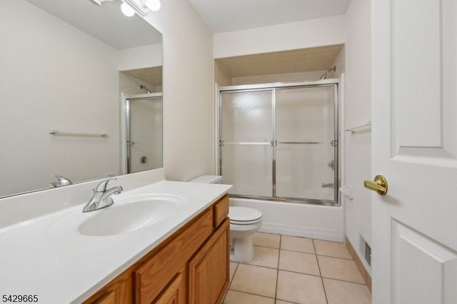 201 Watchung Ave 19, Bloomfield Twp., NJ 07003