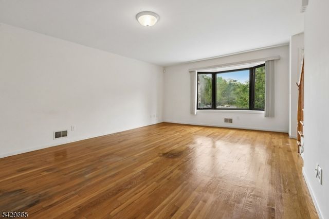 201 Watchung Ave 19, Bloomfield Twp., NJ 07003