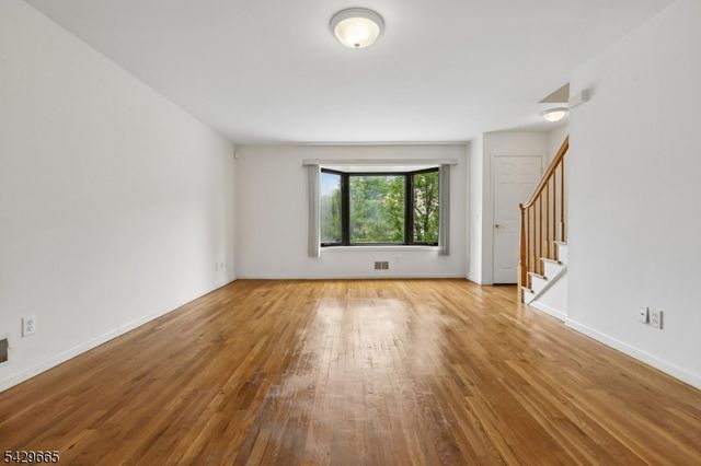 201 Watchung Ave 19, Bloomfield Twp., NJ 07003