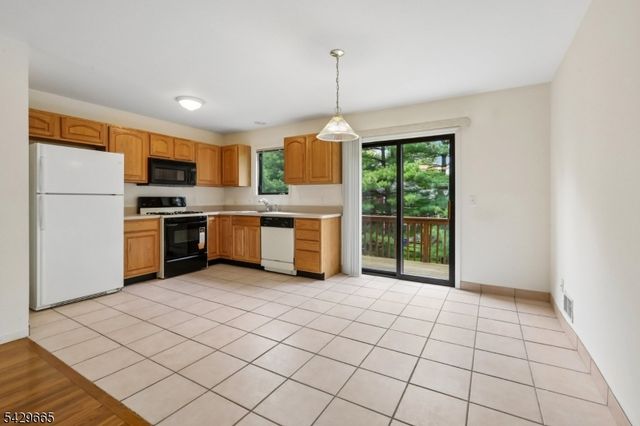 201 Watchung Ave 19, Bloomfield Twp., NJ 07003