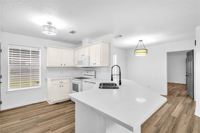 2930 23rd Avenue N, Texas City, TX 77590