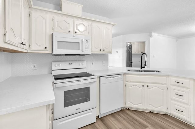 2930 23rd Avenue N, Texas City, TX 77590