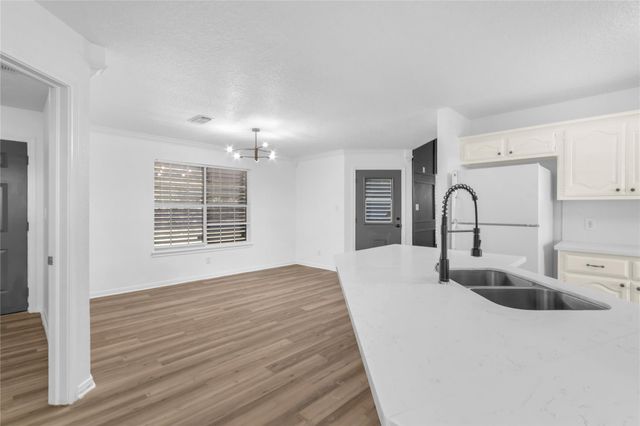 2930 23rd Avenue N, Texas City, TX 77590