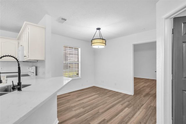 2930 23rd Avenue N, Texas City, TX 77590