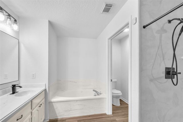 2930 23rd Avenue N, Texas City, TX 77590