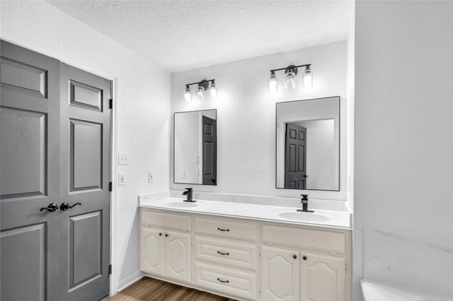 2930 23rd Avenue N, Texas City, TX 77590