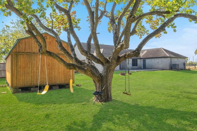 2930 23rd Avenue N, Texas City, TX 77590