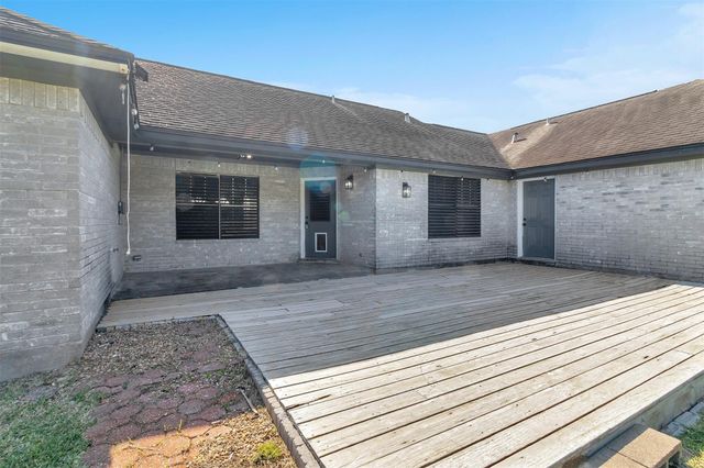 2930 23rd Avenue N, Texas City, TX 77590