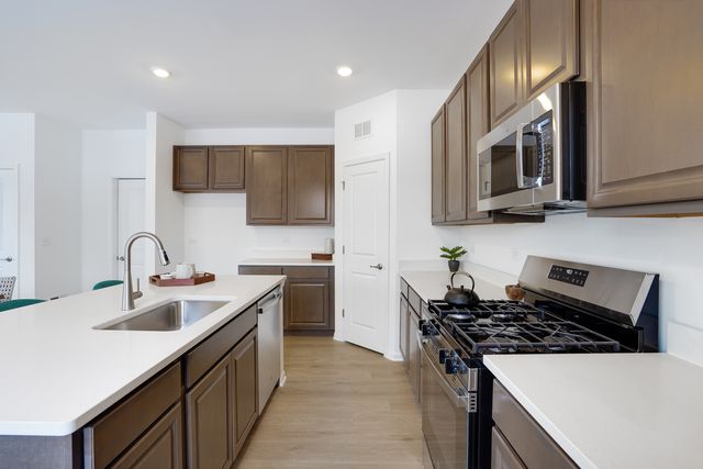 549 Ayre Drive, Elgin, IL 60124