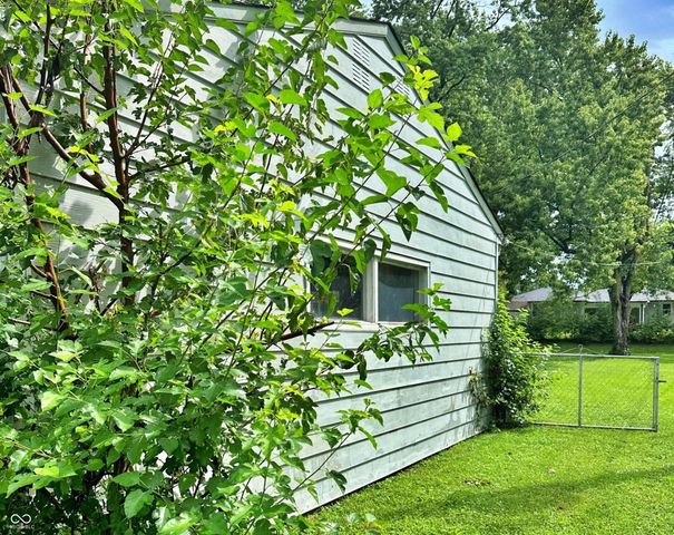 2725 Kristen Drive W, Indianapolis, IN 46218