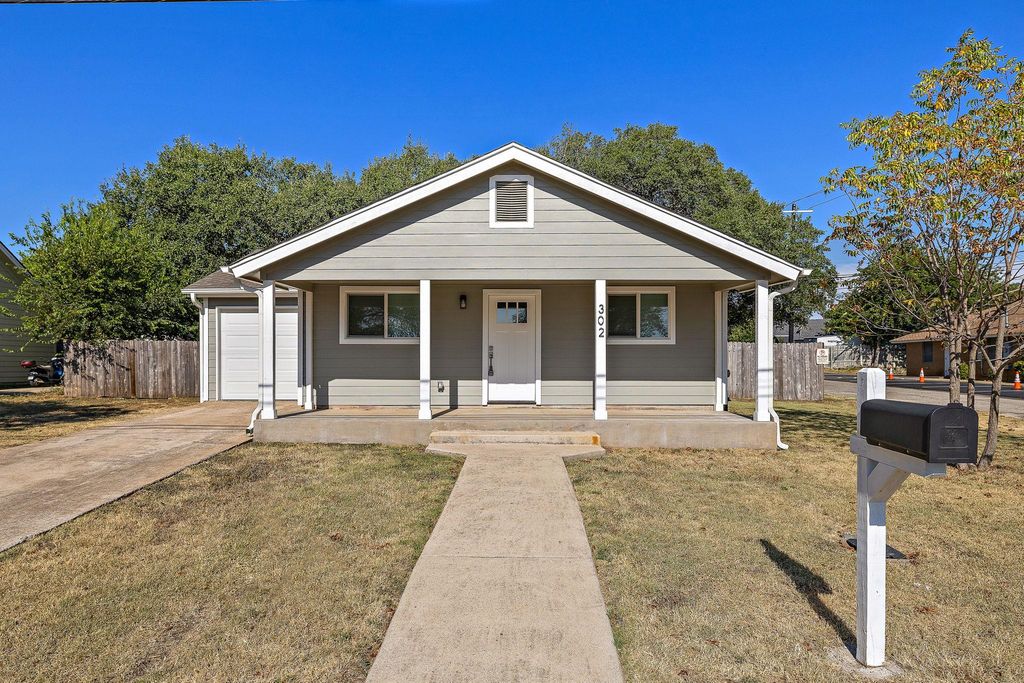 302 Martin Luther King Jr ST, Georgetown, TX 78626