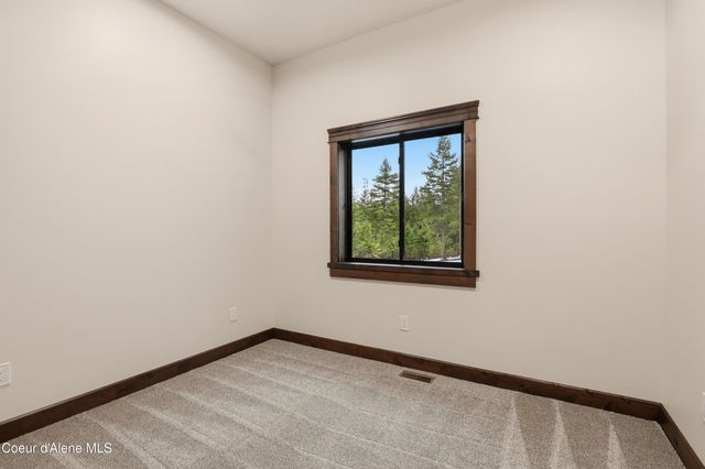 216 Mara MDWS, Athol, ID 83801