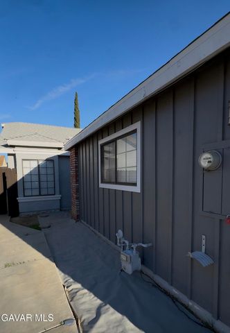 37626 E 12th Street, Palmdale, CA 93550