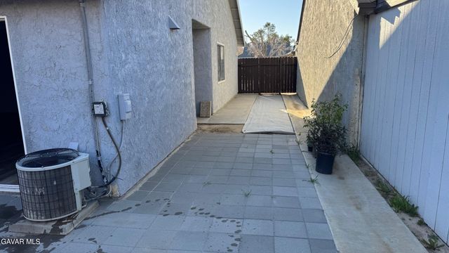 37626 E 12th Street, Palmdale, CA 93550