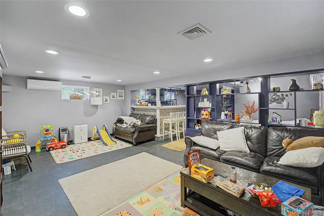 609 161st Street, Whitestone, NY 11357
