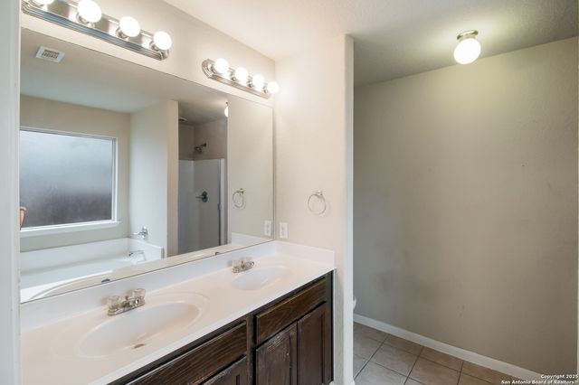 8611 SPOTTED OWL, Converse, TX 78109