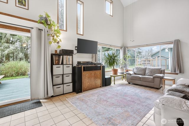 737 Dover Court SE, Ocean Shores, WA 98569