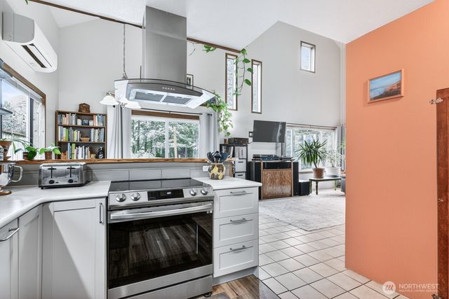 737 Dover Court SE, Ocean Shores, WA 98569