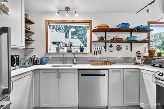 737 Dover Court SE, Ocean Shores, WA 98569