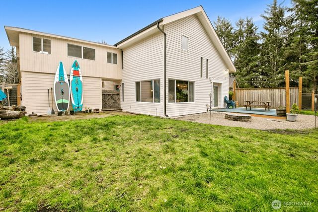 737 Dover Court SE, Ocean Shores, WA 98569