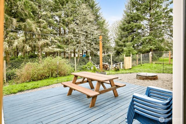 737 Dover Court SE, Ocean Shores, WA 98569