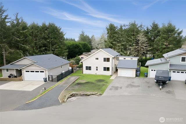 737 Dover Court SE, Ocean Shores, WA 98569