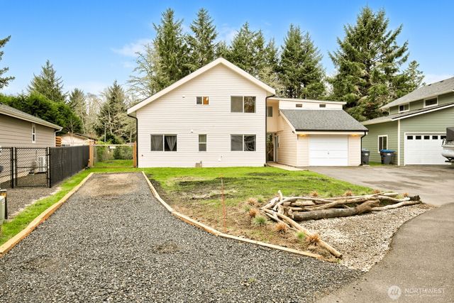 737 Dover Court SE, Ocean Shores, WA 98569
