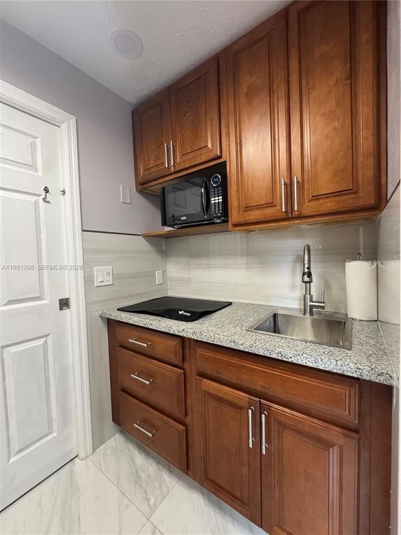 3316 NW 36th Ave NA, Lauderdale Lakes, FL 33309