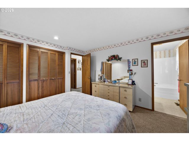 8050 Sw 103RD Ave, Beaverton, OR 97008