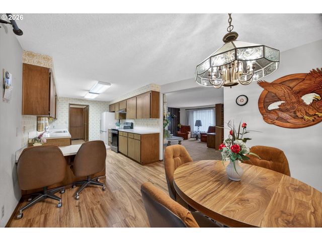 8050 Sw 103RD Ave, Beaverton, OR 97008