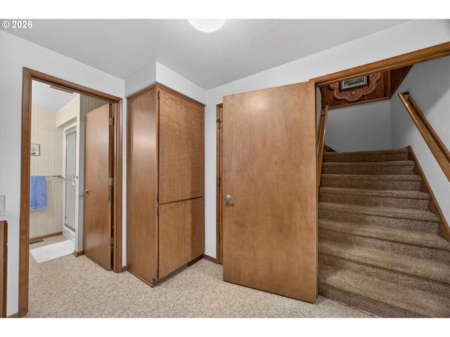 8050 Sw 103RD Ave, Beaverton, OR 97008