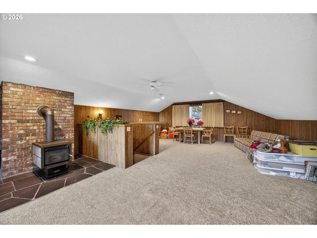 8050 Sw 103RD Ave, Beaverton, OR 97008