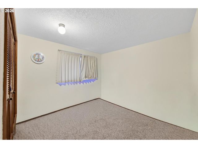 8050 Sw 103RD Ave, Beaverton, OR 97008