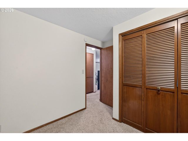 8050 Sw 103RD Ave, Beaverton, OR 97008