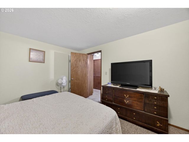 8050 Sw 103RD Ave, Beaverton, OR 97008