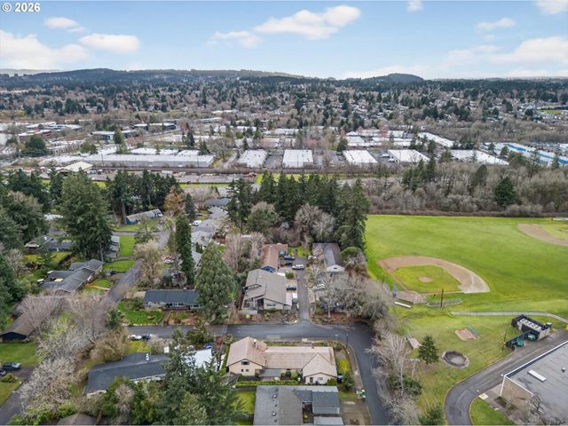 8050 Sw 103RD Ave, Beaverton, OR 97008