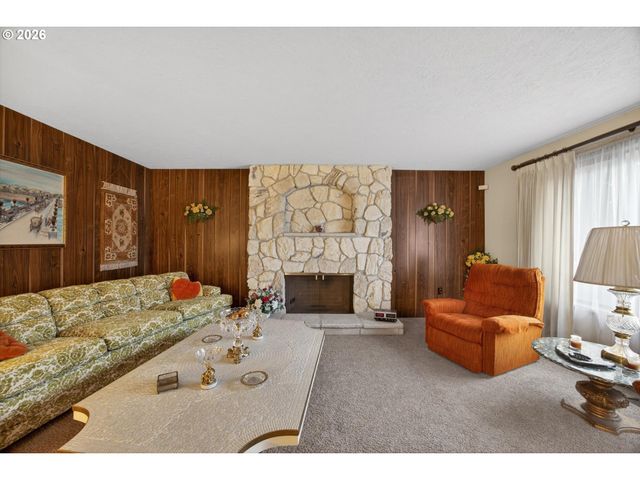 8050 Sw 103RD Ave, Beaverton, OR 97008