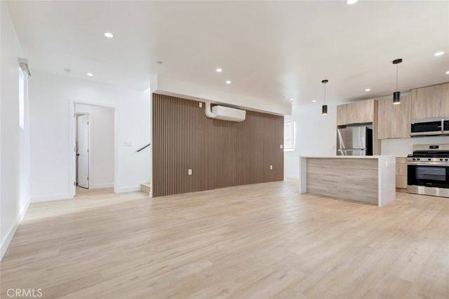 5648 Cartwright Avenue, North Hollywood, CA 91601