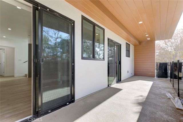 5648 Cartwright Avenue, North Hollywood, CA 91601