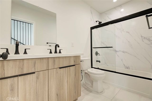 5648 Cartwright Avenue, North Hollywood, CA 91601