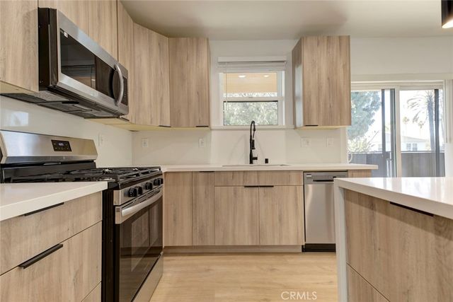 5648 Cartwright Avenue, North Hollywood, CA 91601