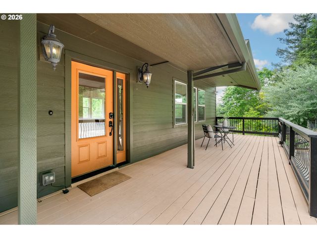 39448 E KNIERIEM Rd, Corbett, OR 97019