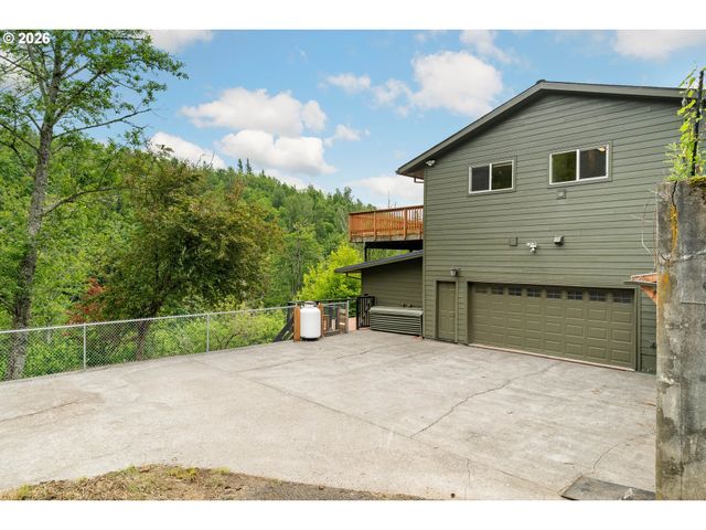 39448 E KNIERIEM Rd, Corbett, OR 97019