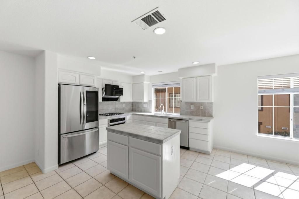 Image 10 of property listing at 3111 White Riesling Place, San Jose, CA 95135