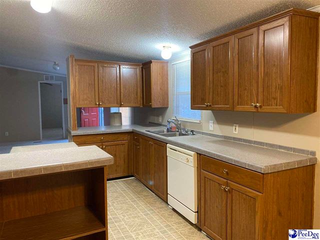 1055 Sugar Creek Cir, Florence, SC 29501