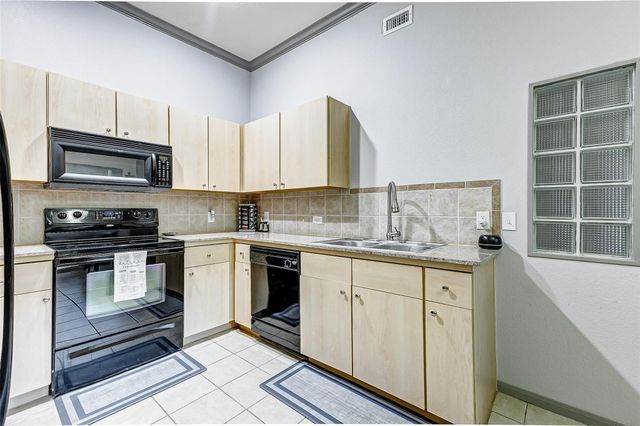 1441 East Street 108, Houston, TX 77007